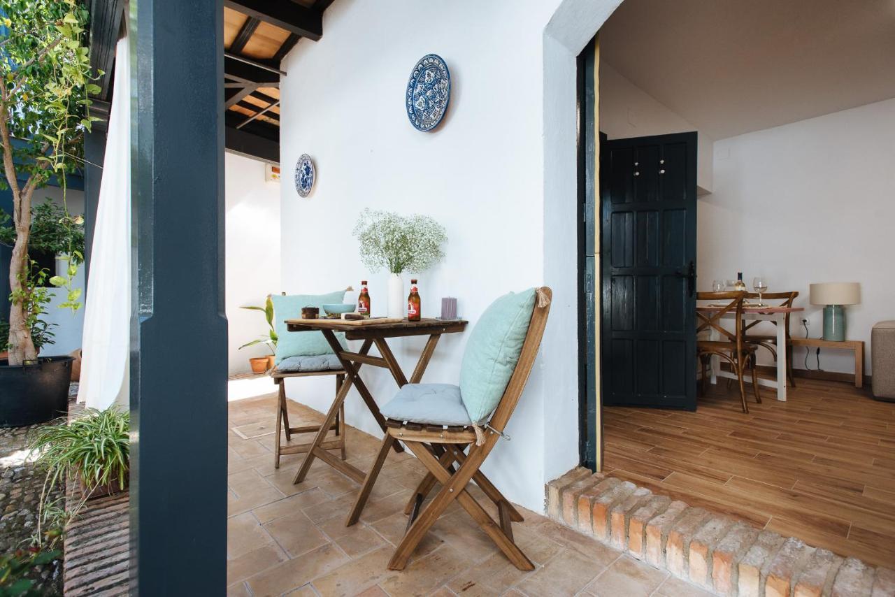 Aitana'S Retreat With Charming Garden Appartement Sevilla Buitenkant foto