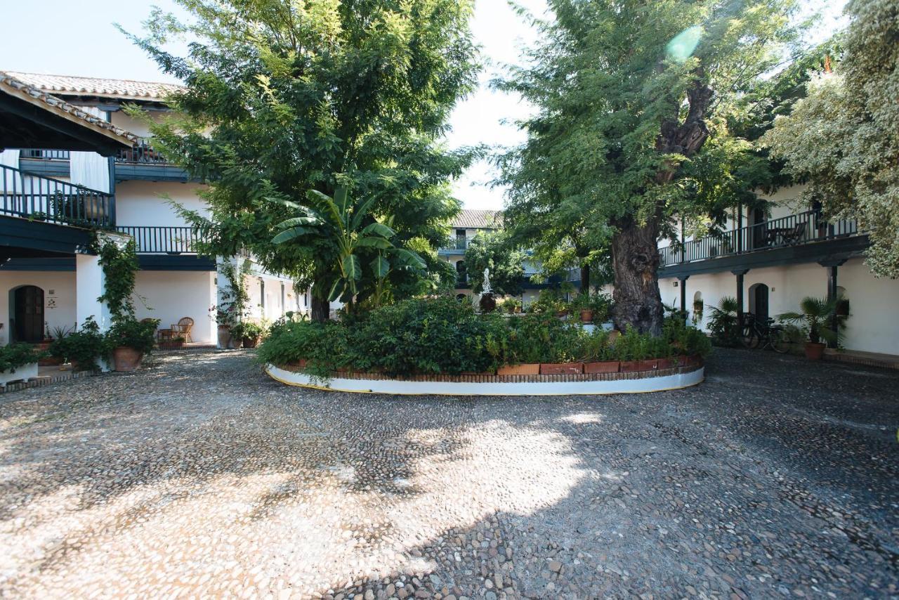 Aitana'S Retreat With Charming Garden Appartement Sevilla Buitenkant foto