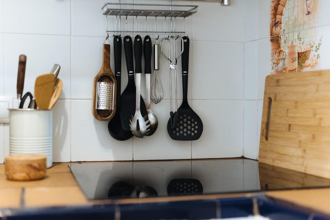 Aitana'S Retreat With Charming Garden Appartement Sevilla Buitenkant foto