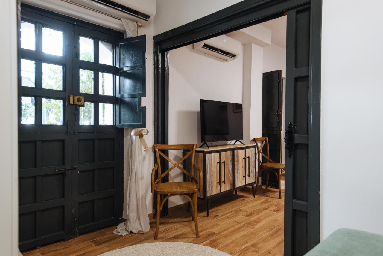 Aitana'S Retreat With Charming Garden Appartement Sevilla Buitenkant foto