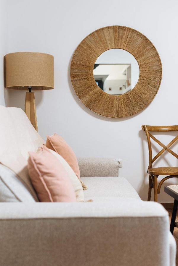 Aitana'S Retreat With Charming Garden Appartement Sevilla Buitenkant foto