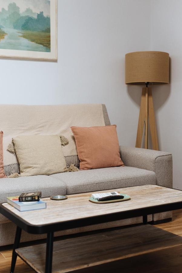 Aitana'S Retreat With Charming Garden Appartement Sevilla Buitenkant foto
